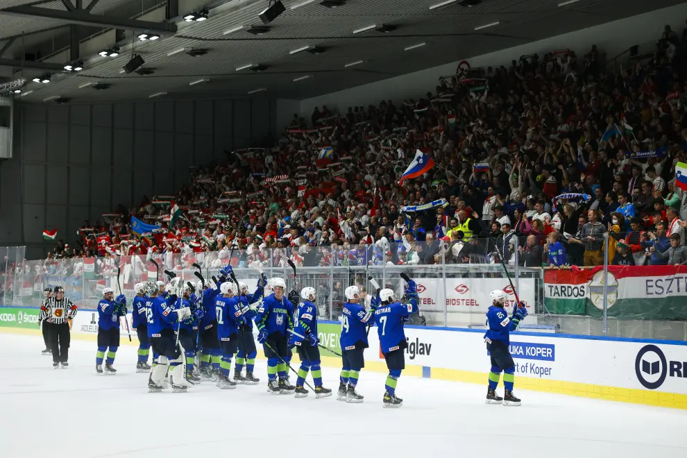 Slovenia play Hungary at the Division 1 World Championship in 2022. Photo: Anže Malovrh/STA